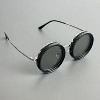 Lentes con oscurecimiento ajustable